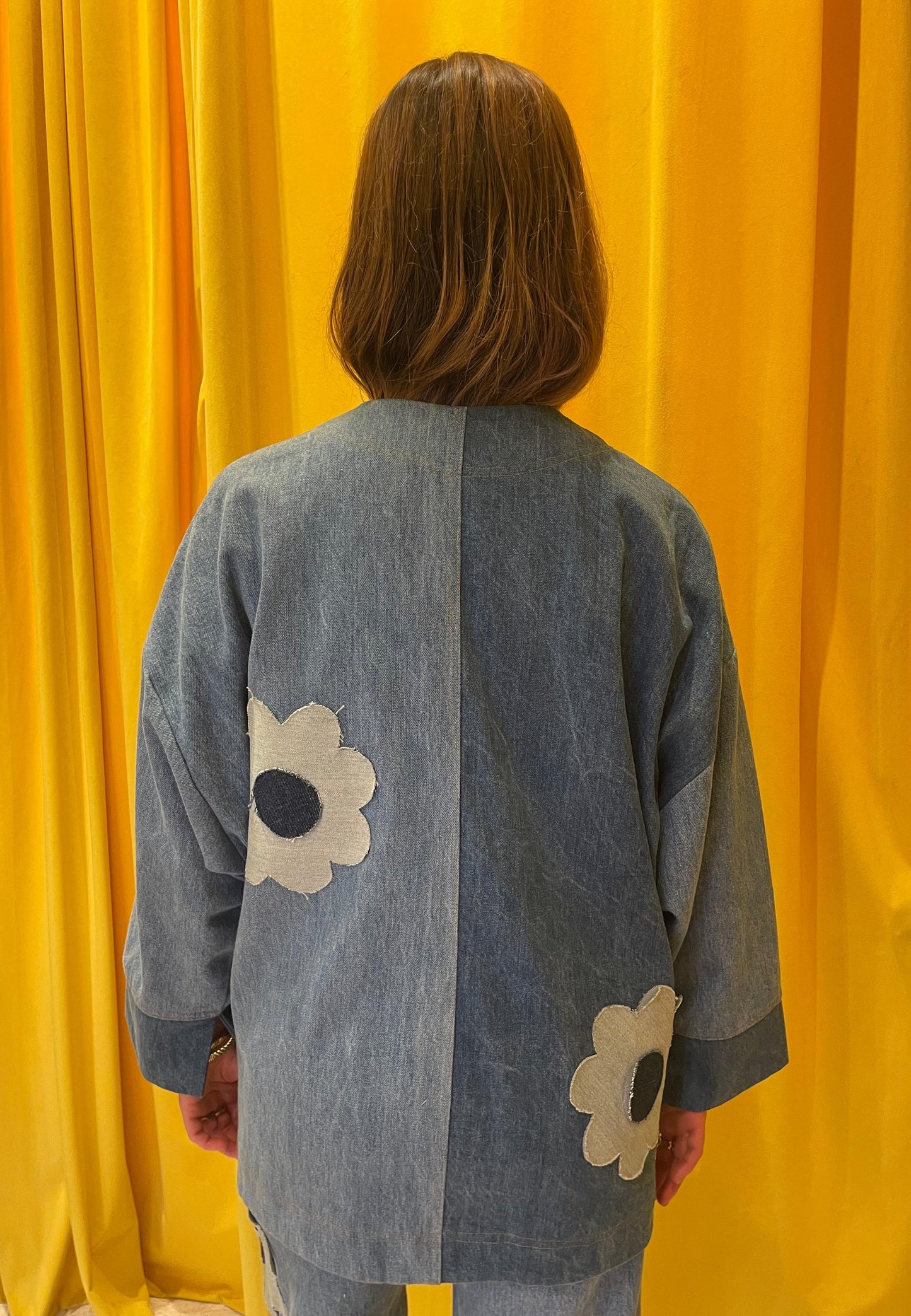 Blomstermærke til jeans med tæppe